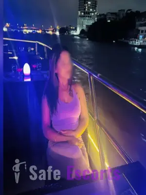 Escort Hima lee